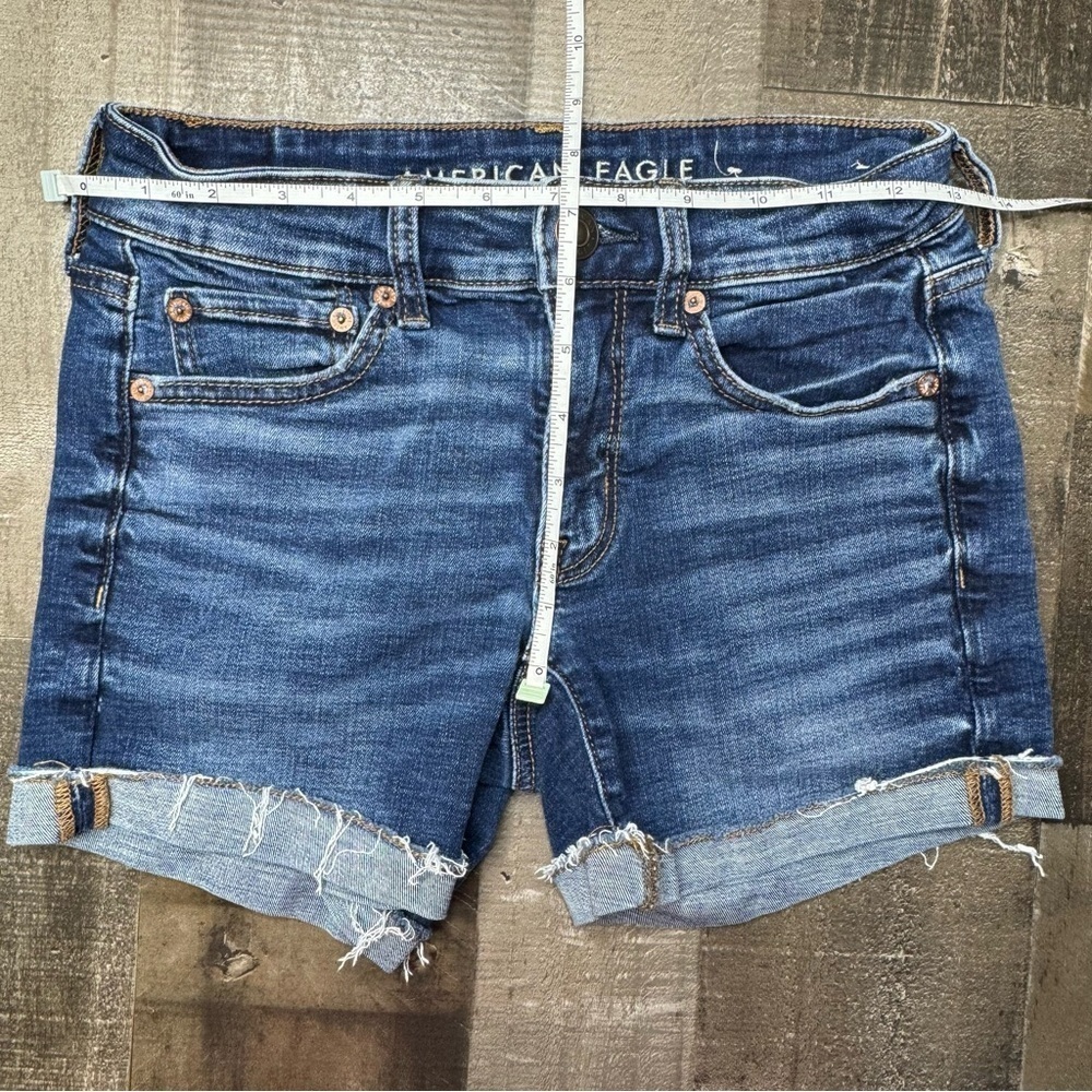 American Eagle Outfitters Midi Blue Jean Shorts Distressed Mid-Blue Wash size 2 - Picture 7 of 9